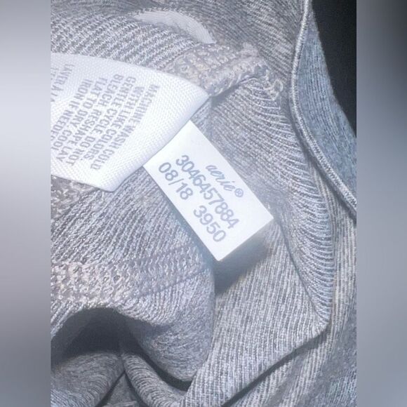 Aerie Women's Mesh Panel Cropped  Athletic Leggings Medium Gray & White NWOT - Picture 7 of 8